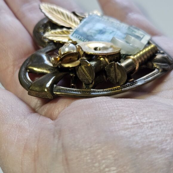 OOAK VINTAGE HEART TRAMP ART FOLK ART BROOCH PIN VERY UNIQUE - Picture 3 of 9